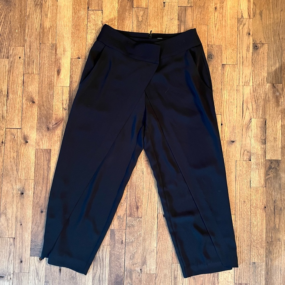 Veronika Maine Elegant Black Garment